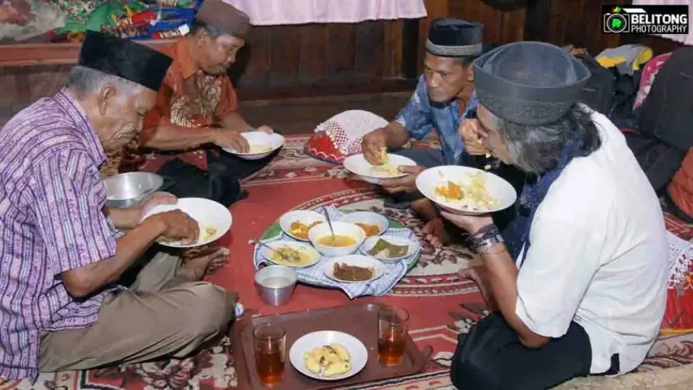 Prosesi Makan Bedulang Budaya Melayu Belitong