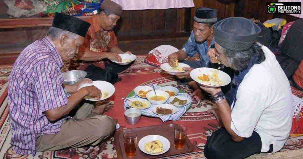 The Traditional Makan Bedulang of the Belitong Malay