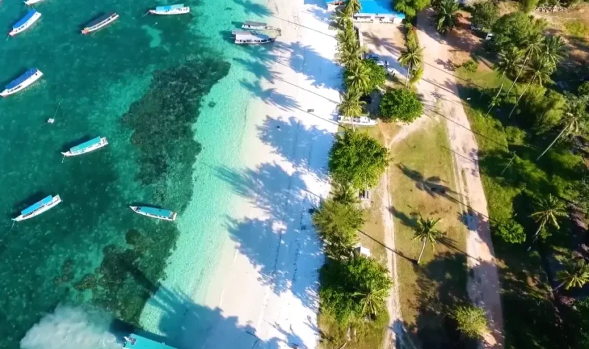 Wonderful Island Hopping Belitung ke Pulau Lengkuas: Rute, Harga, dan Daya Tarik Terlengkap 2026