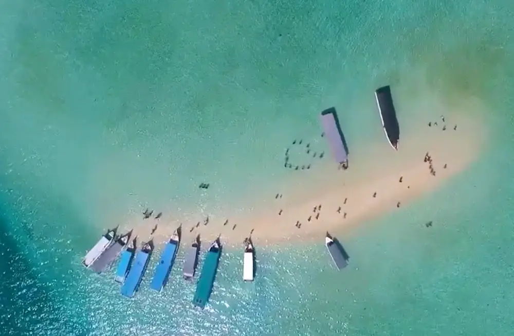 Island Hopping Belitung - Pulau Pasir