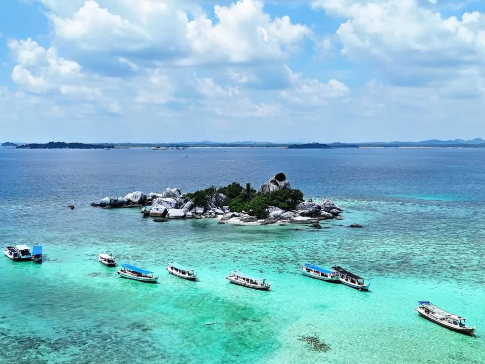 7 Alasan Logis di Tahun 2026 Kenapa Pulau Belitung Lebih Keren dari Destinasi Lain! 1 7 Alasan Logis Kenapa Pulau Belitung Super Keren dari Destinasi Lain!