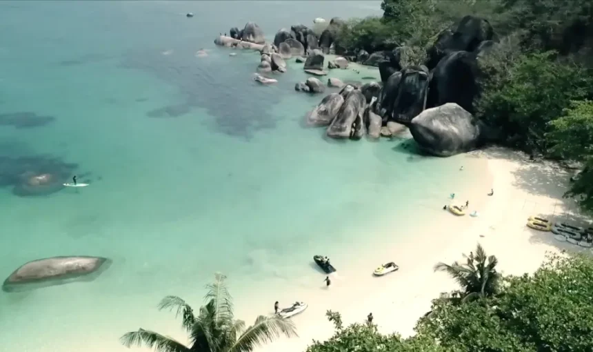 Pantai Tanjung Tinggi Belitung: Panduan Super Lengkap + Itinerary + Tips Travel 2026