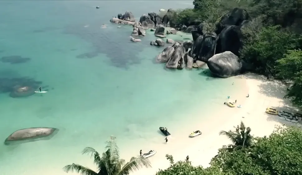 Pantai Tanjung Tinggi Belitung, Eksplor Negeri Laskar Pelangi