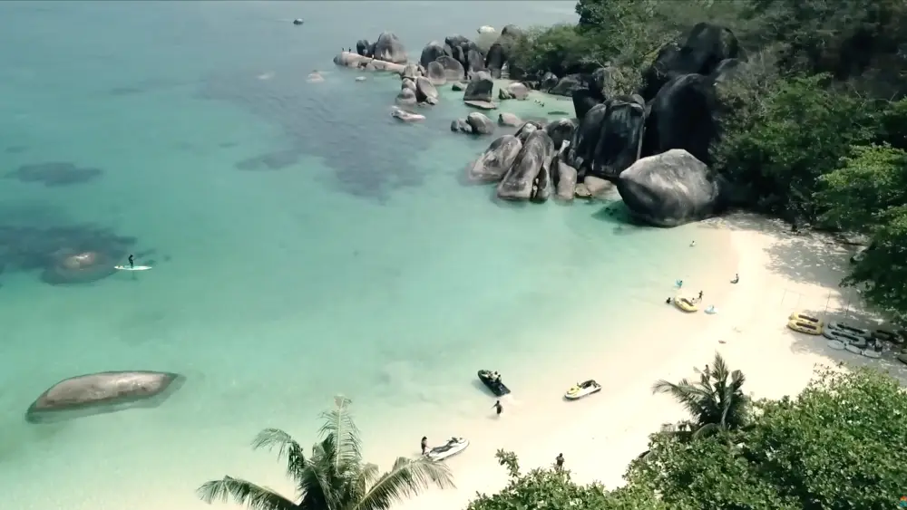 Pantai Tanjung Tinggi Belitung, Eksplor Negeri Laskar Pelangi