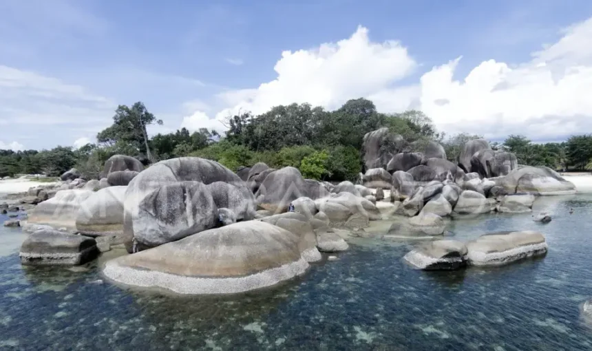 Paket Tour Belitung 2D1N Reguler