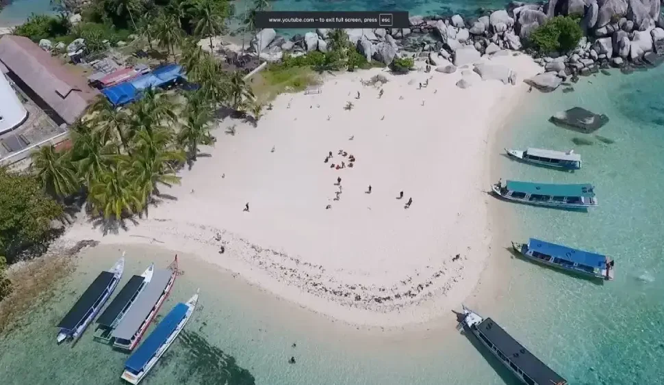 Pulau Lengkuas - Paket Tour Belitung Terbaru 2026