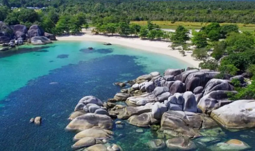 🚗 Cara ke Pantai Tanjung Tinggi dari Bandara & Tanjungpandan, Info Update Traveler 2026