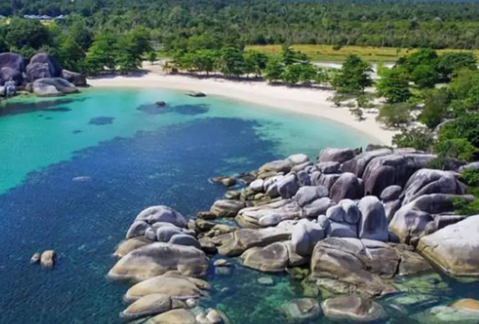 Cara ke Pantai Tanjung Tinggi dari Bandara