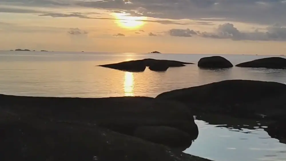 Sunset Tanjung Tinggi saat di program Paket Wisata Belitung