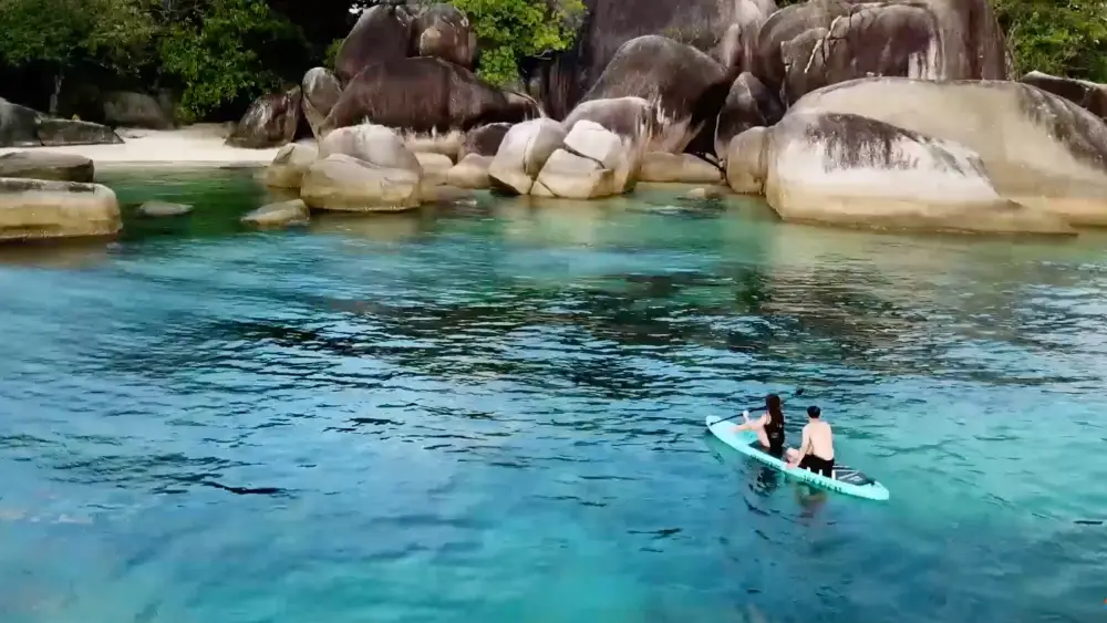 Tour Belitung ke Pantai Tanjung Tinggi